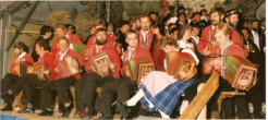 Obwaldner Schwyzer-Örgeler in Aktion